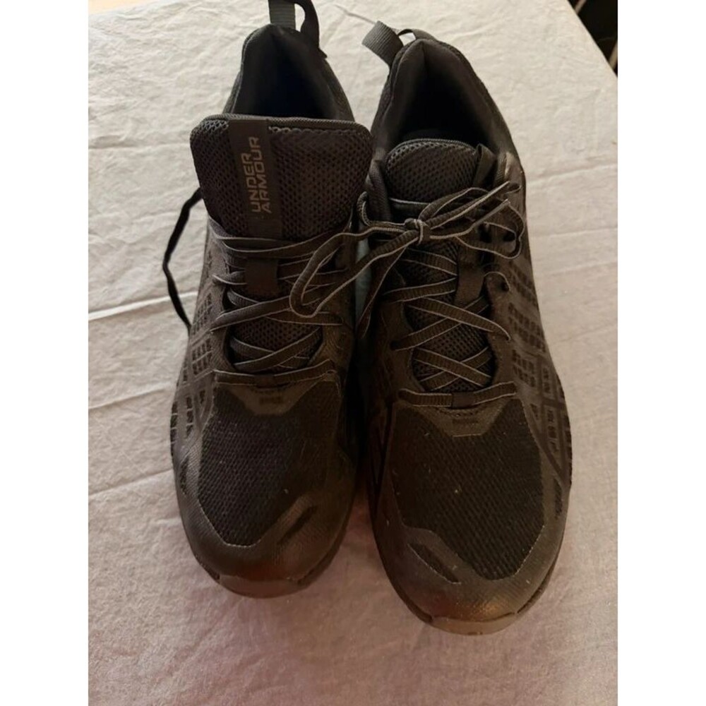 Under armour sneakers sz 12